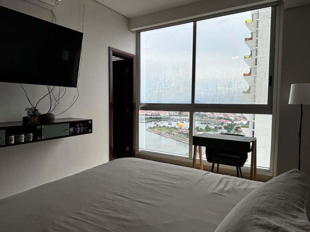 Modern furnished bedroom with panoramic ocean view PH Rivage Tower Panama