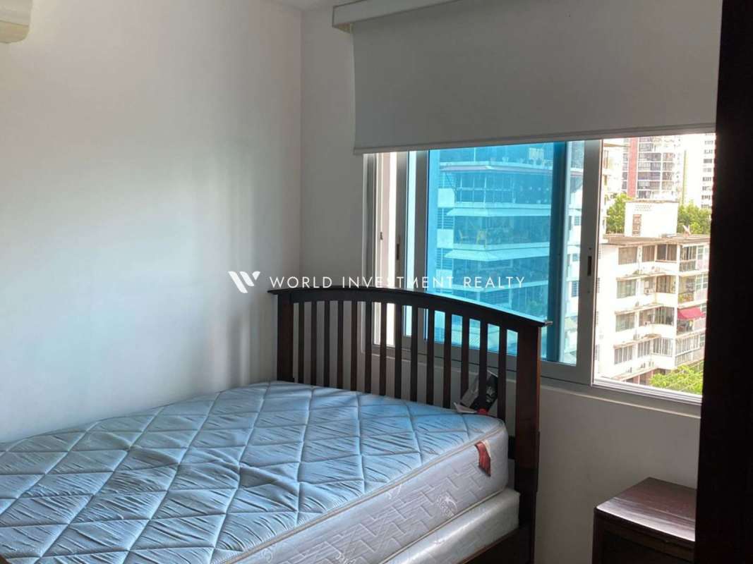 Spacious bedroom with large window and city view in PH Park City for rent Panama