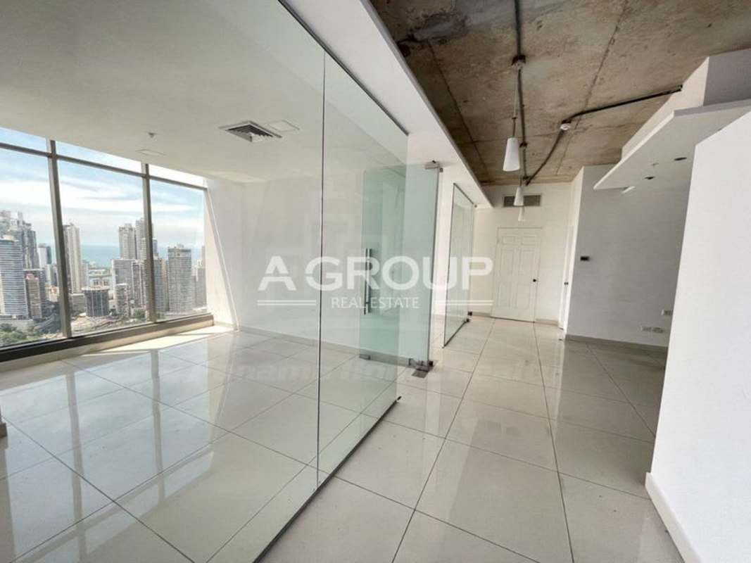 Office floor with panoramic skyline and bay view windows in BICSA Financial Center Panama