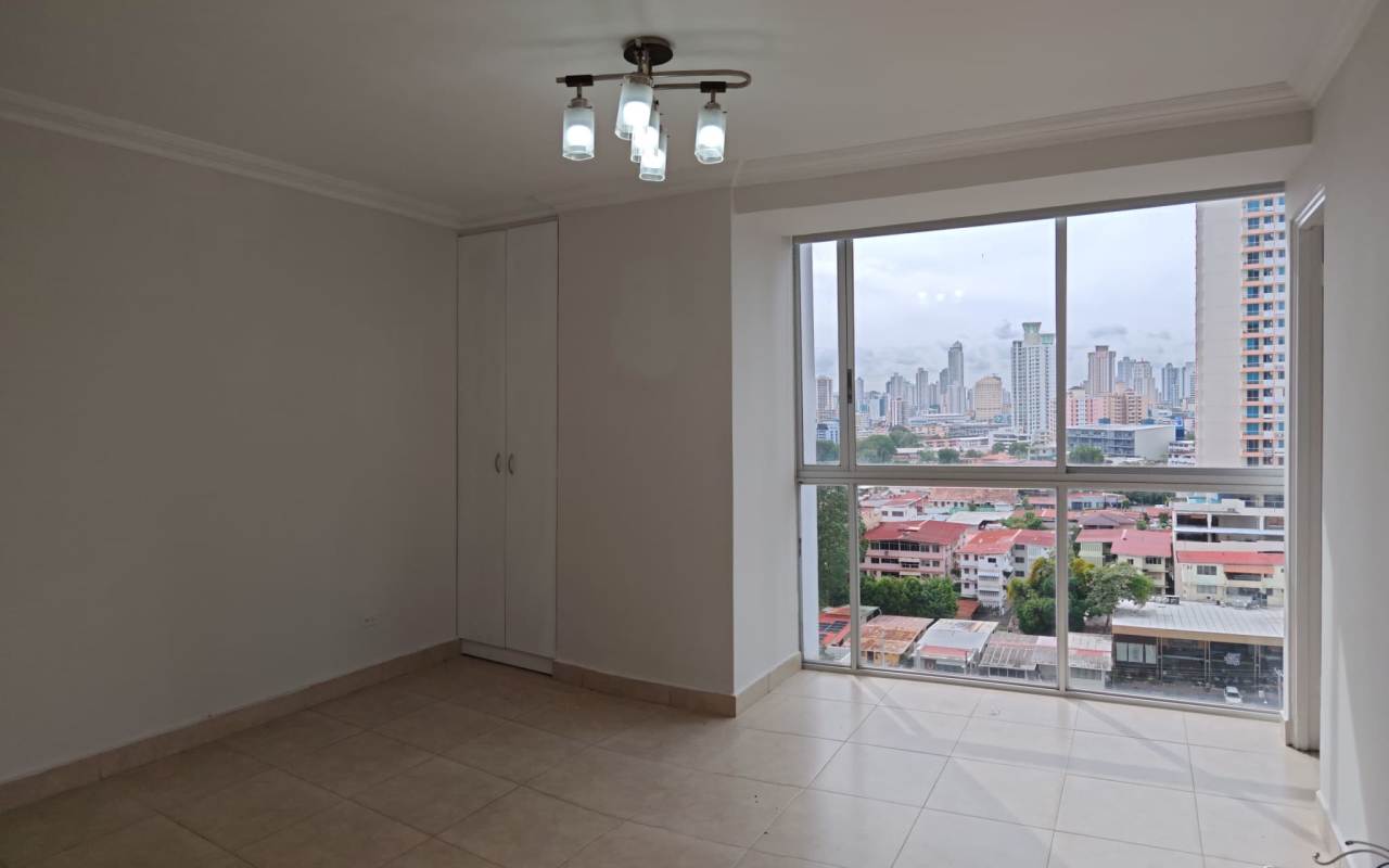 Contemporary kitchen with granite countertops and natural light PH Fairmont Plaza Panama City