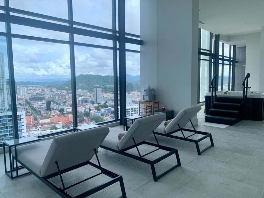 Granite countertops, stainless appliances in Nuovo Armani Casa Kitchen Panama City condo