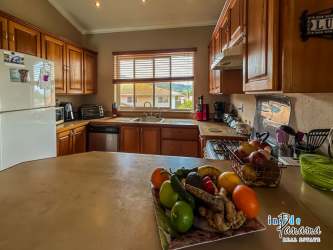 Bright family room with vaulted ceiling and mountain views Boquete condo