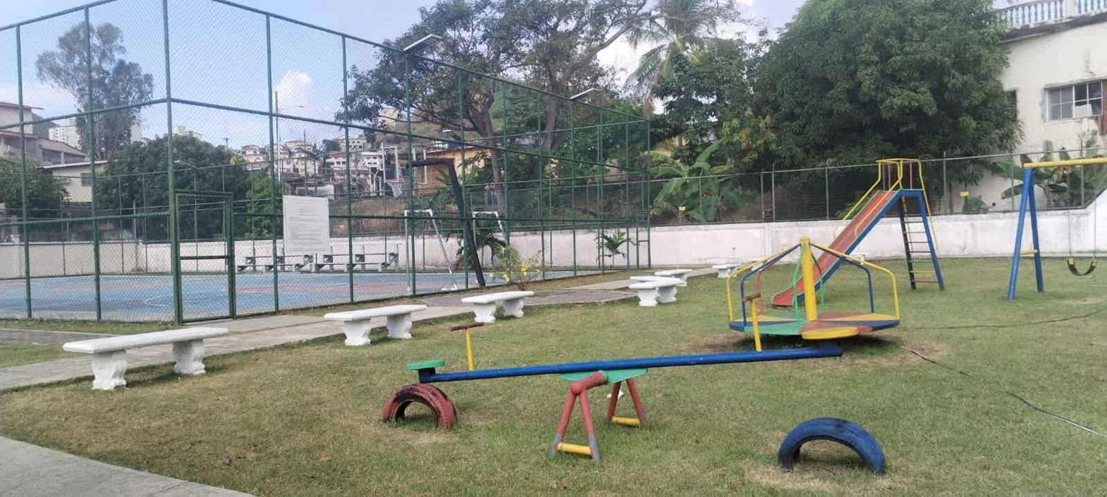 Outdoor sports court and children's playground in residential community Fuente del Fresno Condado del Rey Panama