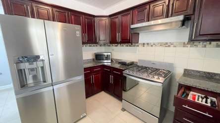 Bedroom with ceramic floors, closet space, AC ready corner house David Panama