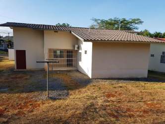 Spacious 2BR House with Terrace near Federal Mall David