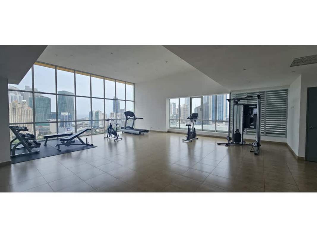 Infinity rooftop pool lounge panoramic city skyline PH The One Obarrio