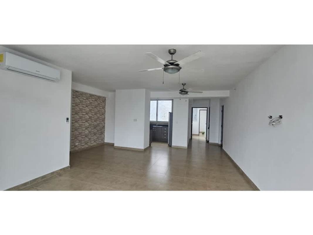 Spacious modern open-plan living room with granite counters, AC, terrace Obarrio Panama