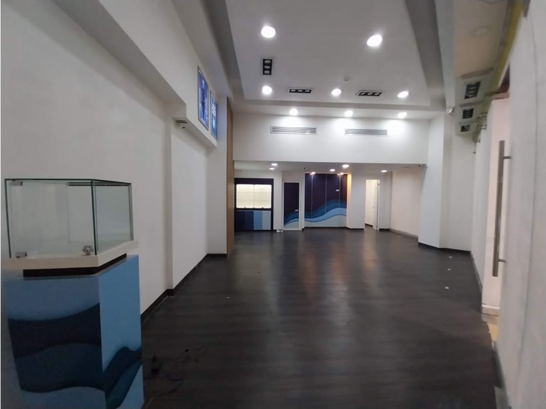 Retail commercial unit with integral AC, lighting, mezzanine level inside Albrook Mall Dolphin