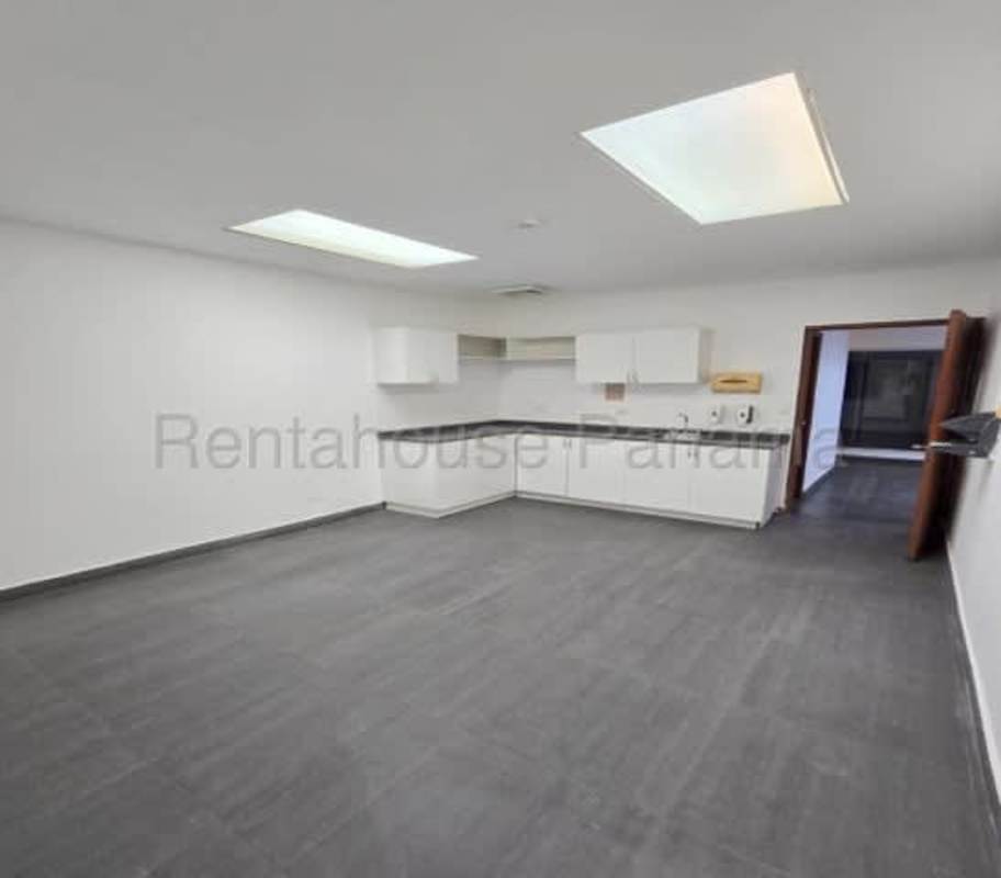 Warehouse 1250m² with Offices for Rent in Milla 8 Panama - View 2