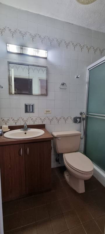 Furnished master bedroom with split AC and closet PH Luxor Tower El Cangrejo Panama