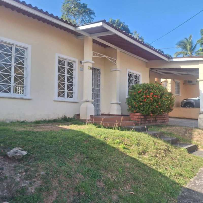 Third bedroom with security window, closet space and AC inside Los Laureles Villa Zaita house rental Panama