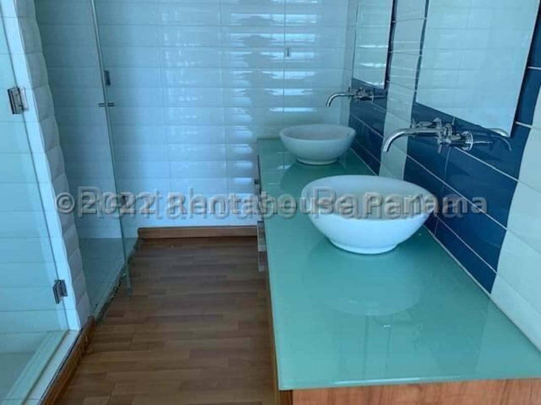 Loft mezzanine bedroom with modern glass panels and fantastic views in PH Loft SR Punta Pacifica Panama