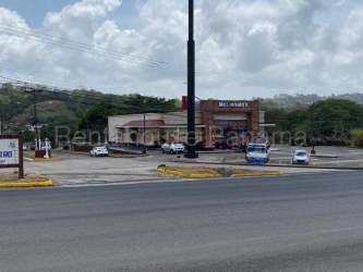 Existing fast food restaurant McDonald's with parking on prime lot in Sabanitas Colon Panama