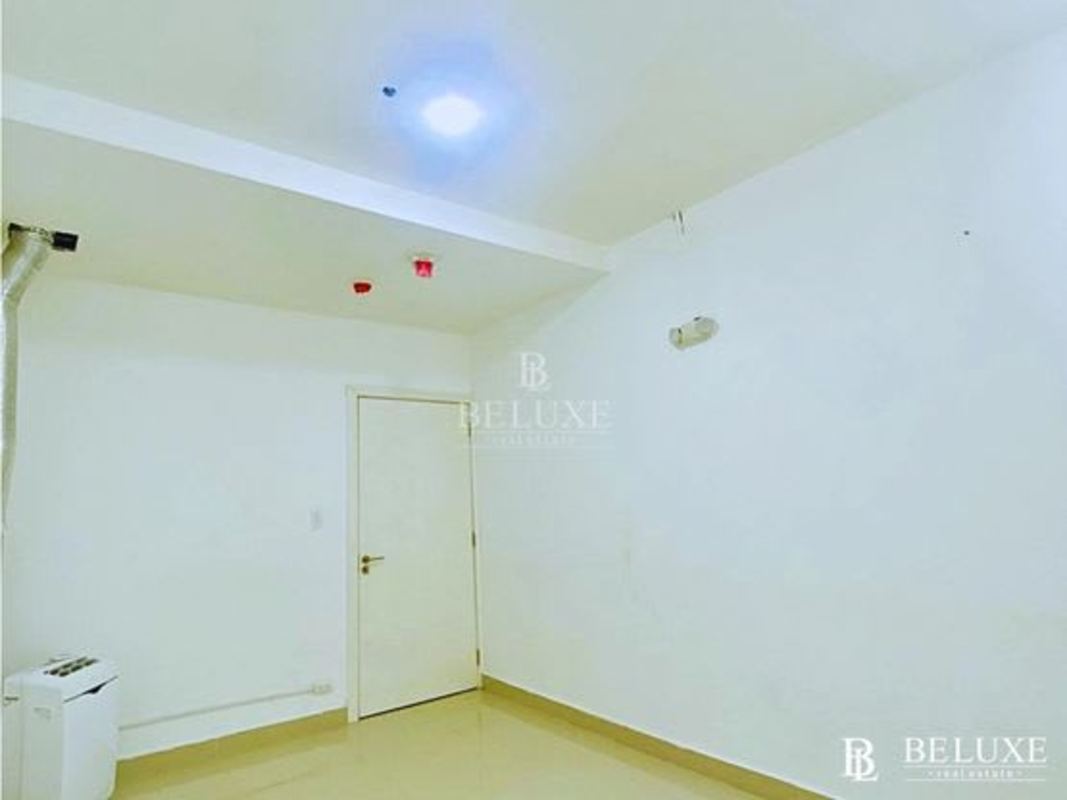 Panoramic ocean view office with large windows at PH Balboa Office Center in Panama City