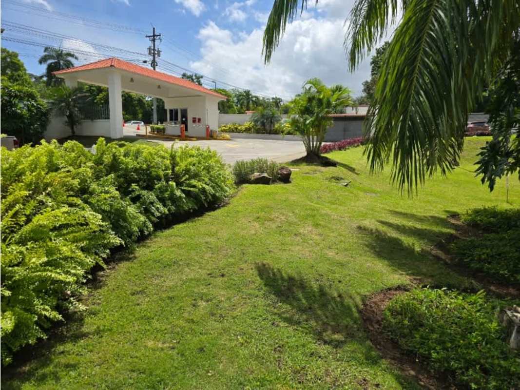 Modern kitchen with granite countertops and appliances in PH Clayton Park Clayton Panama