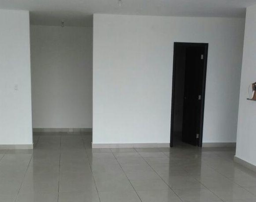 Bright living space with panoramic windows in PH Metropolitan Park San Francisco Panama for rent