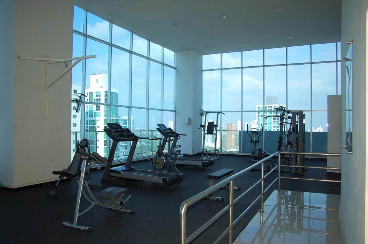 Fitness center with panoramic windows in PH Metropolitan Park San Francisco Panama City