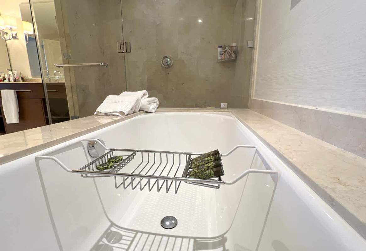 Elegant hotel lobby at Bristol Panama with lounge seating and piano