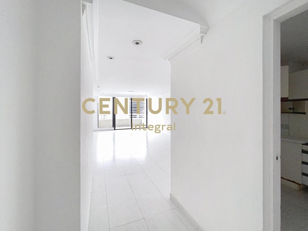 Bright traditional kitchen with ample cabinetry, tiled walls PH Brisas de Obarrio Obarrio Panama City