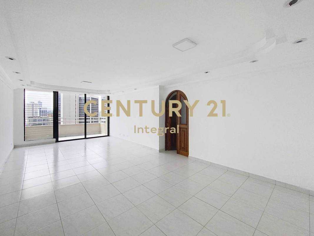 Bright secondary bedroom with built-in closet PH Brisas de Obarrio Obarrio Panama City