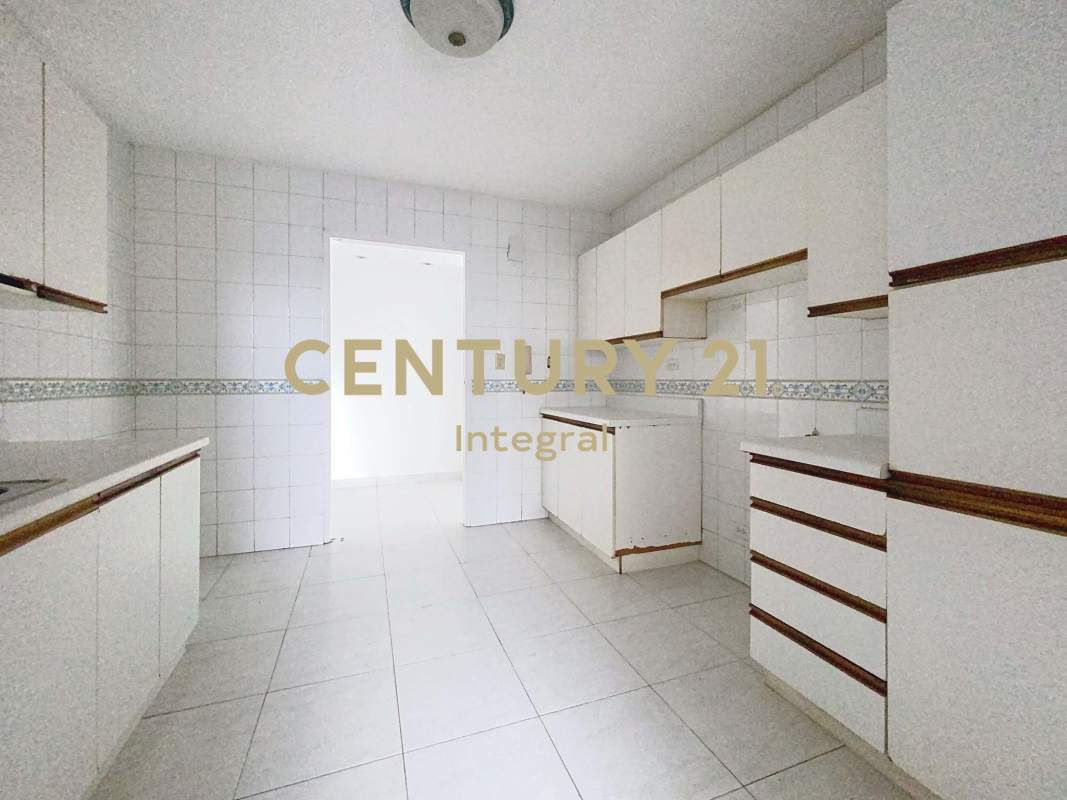 Modern condominium building exterior at PH Brisas de Obarrio Obarrio district Panama City