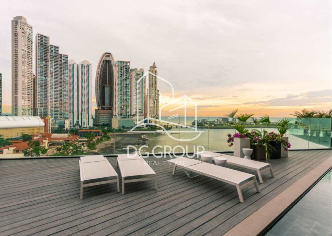 Large balcony with panoramic Pacific Ocean and skyline views in PH Ocean Front Punta Paitilla