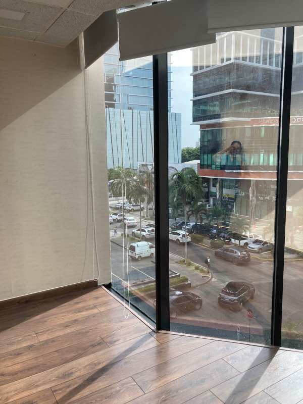 Corner office with floor-to-ceiling windows and city view PH Plaza Obarrio Panama City