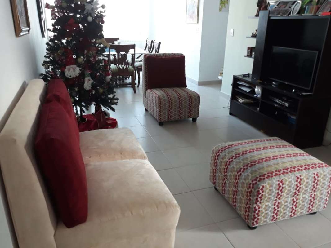 Second bedroom with closet city view Green Park Condado del Rey Panama