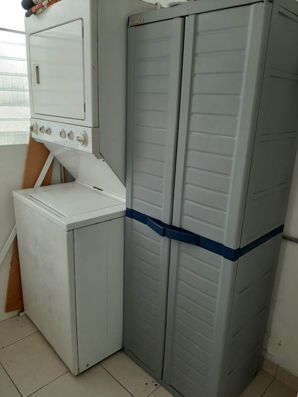 Private balcony with city skyline views Green Park Condado del Rey Panama