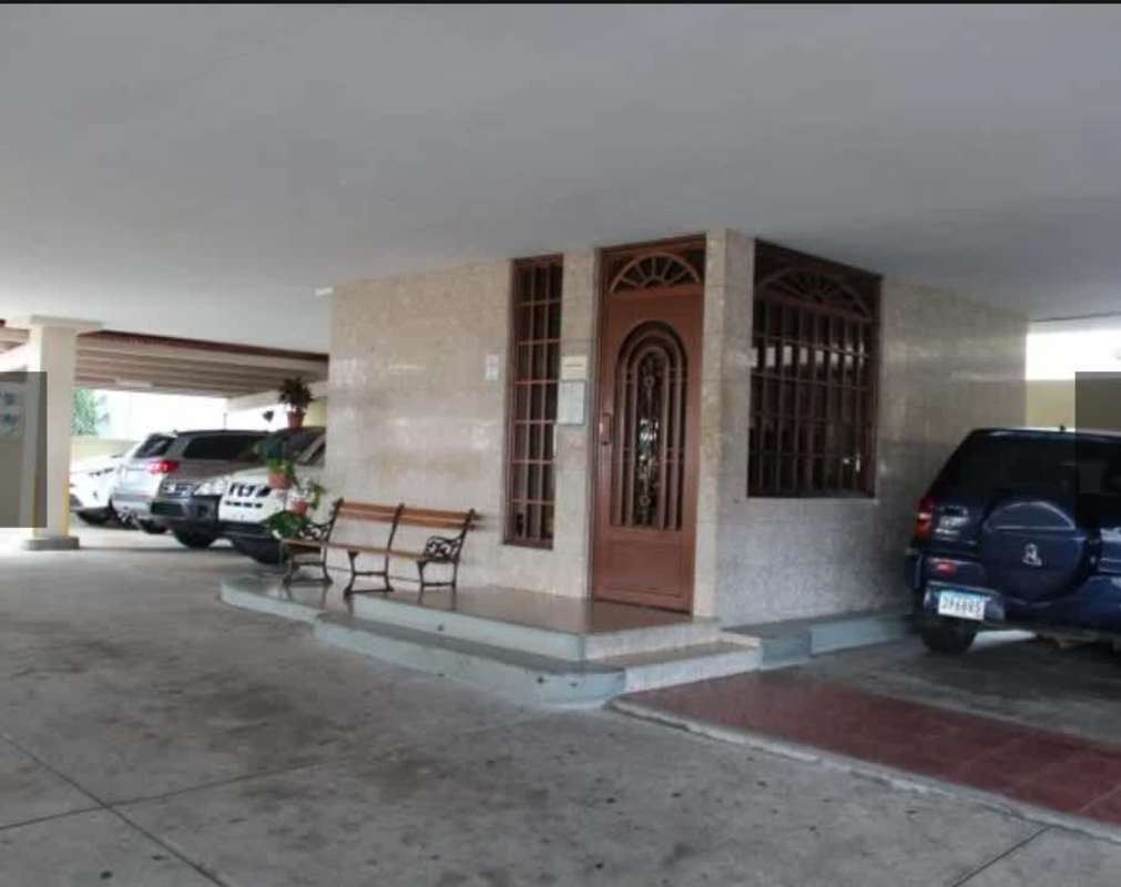 View of gated entrance and driveway at PH El Carmen Panama