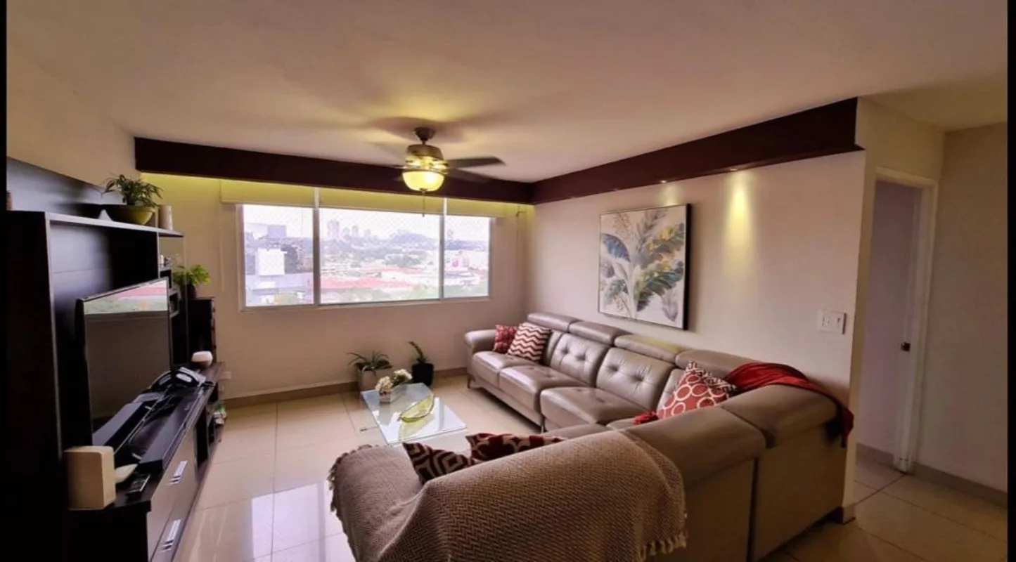 Kitchen with granite countertops and appliances PH Plaza Comercial San Fernando Panama