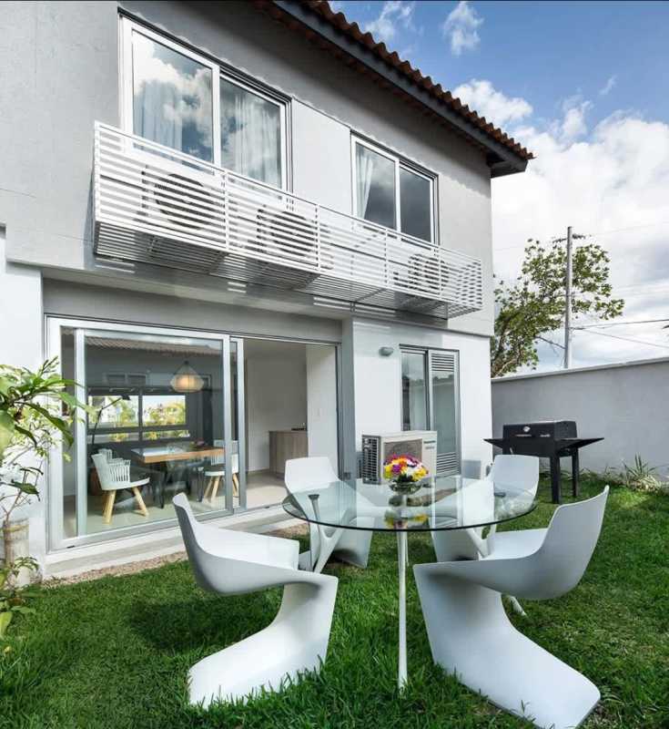 Granite countertop and built-in appliances in modern kitchen El Crisol Duplex