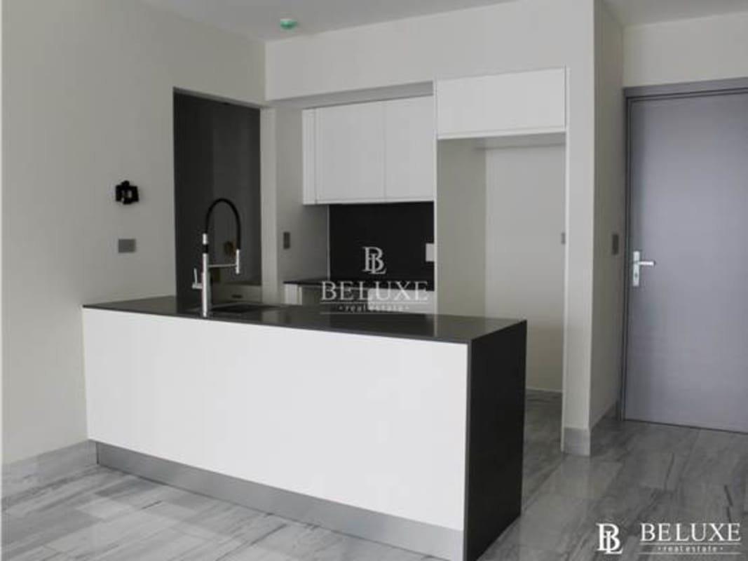 Ocean-facing infinity pool on high floor with panoramic Pacific views in Nuovo by Armani Panama