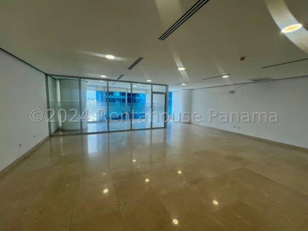 Bright commercial office with glass walls at Oceanía Business Plaza Punta Pacífica