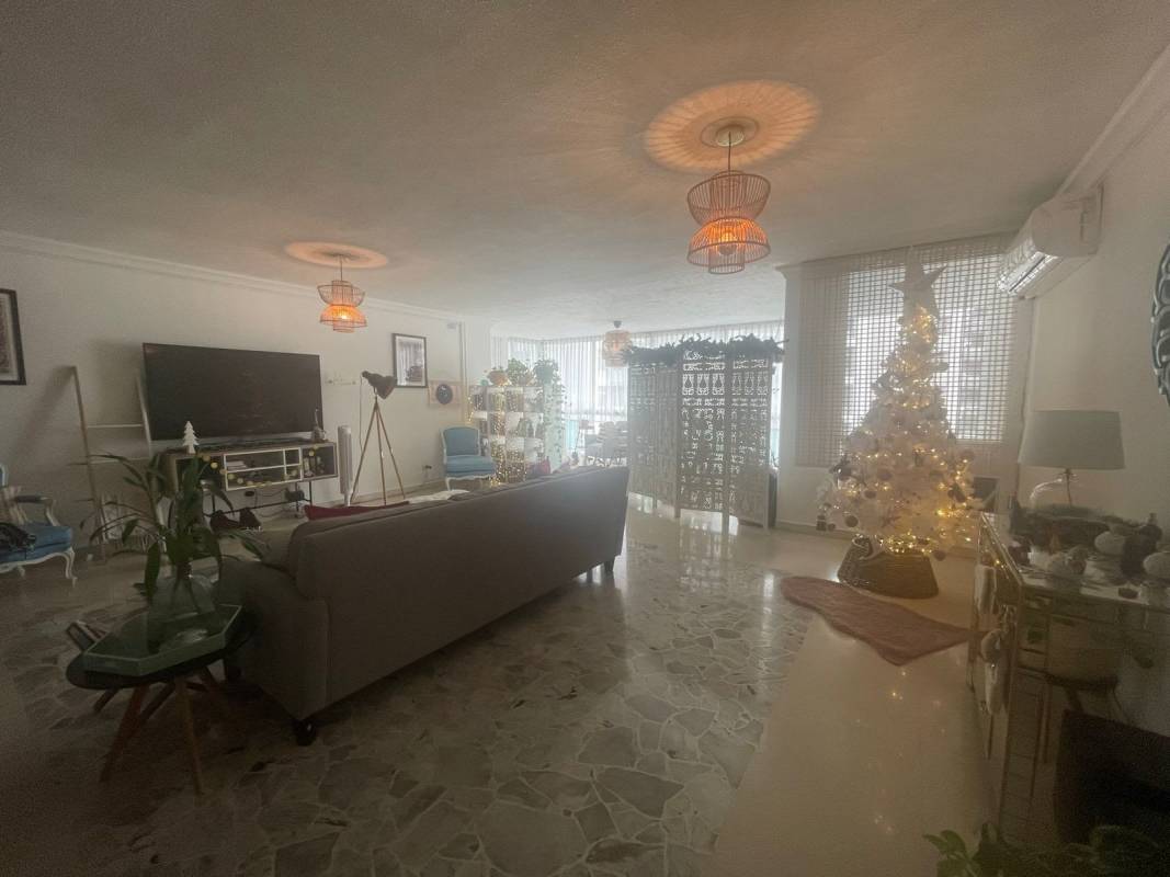 Bright hallway with marble floors in PH Vista Tower, Panama City El Cangrejo