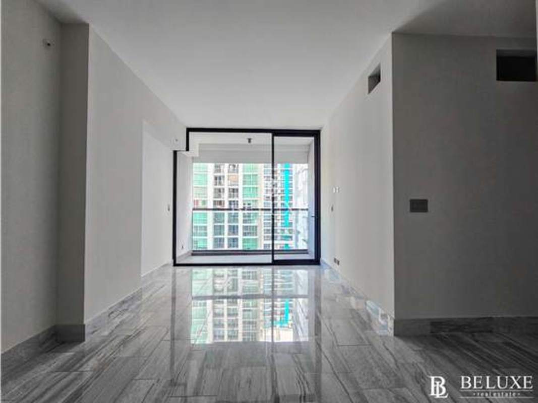 Modern open kitchen featuring Armani/Casa design elements in PH Nuovo Armani Avenida Balboa