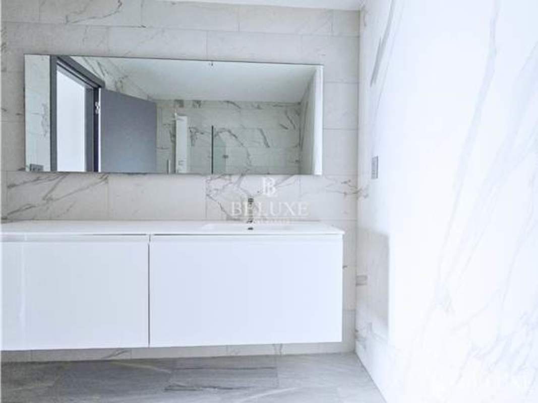 Spectacular infinity pool at Sky Club of PH Nuovo Armani with ocean views