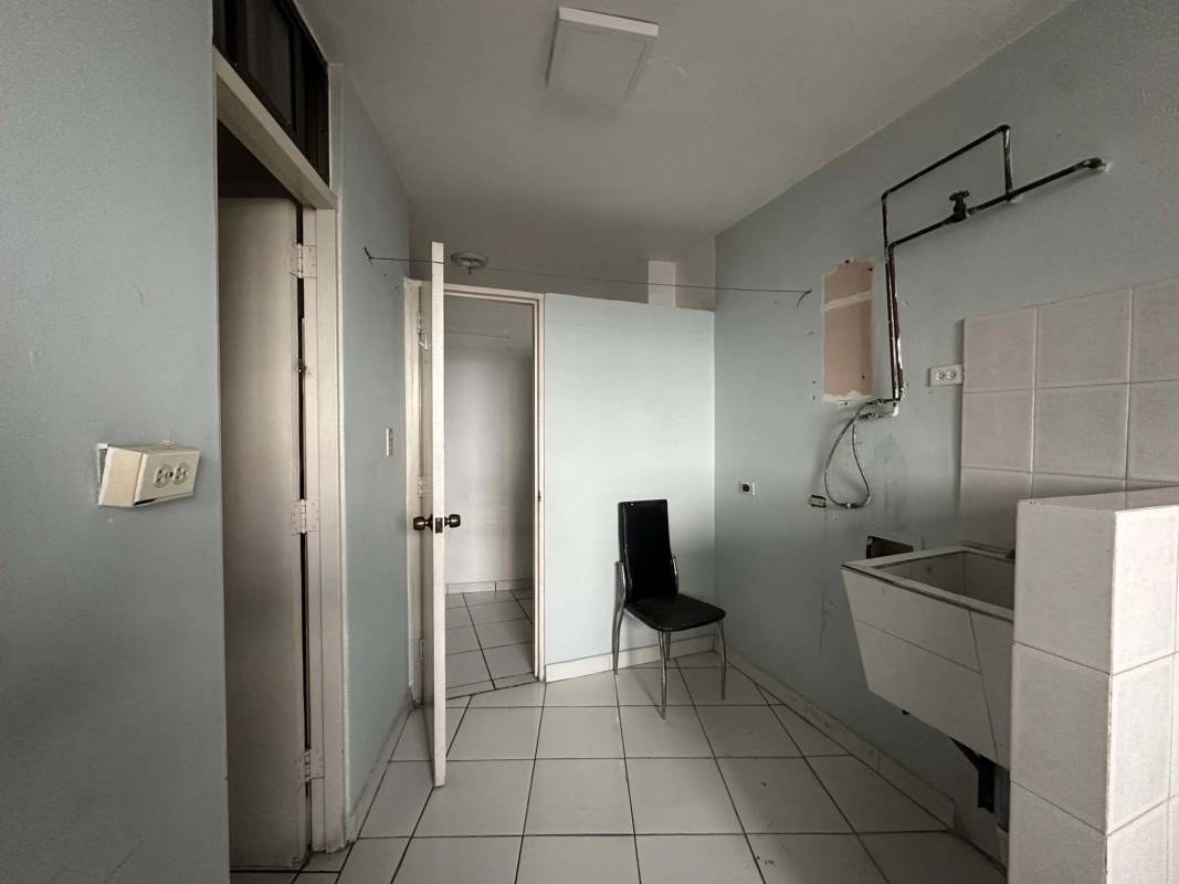 Laundry room with utility sink and connections in PH Beverly Hills Betania Panama