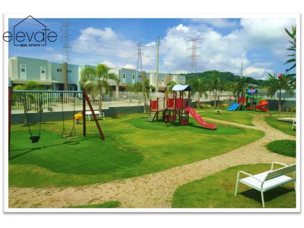 Outdoor sports court with basketball hoop fenced PH Augusta Panama