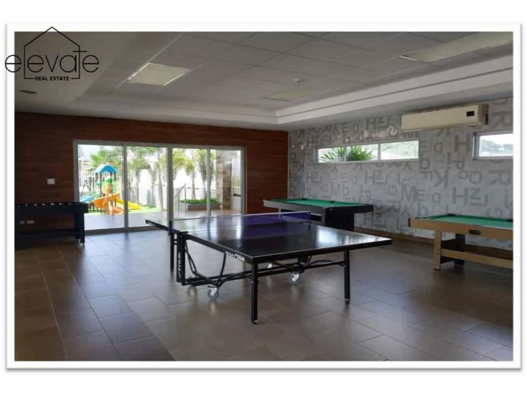 Enclosed backyard with fence green grass patio PH Augusta Panama