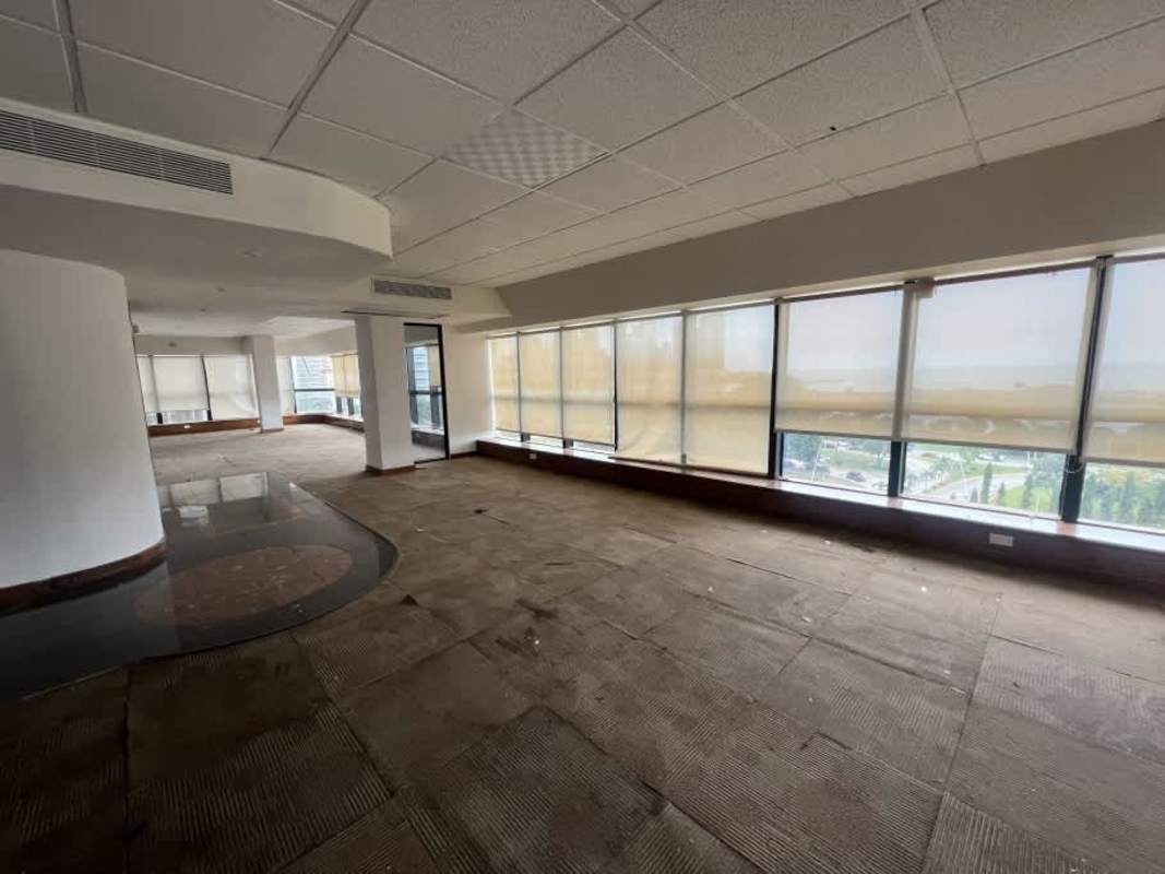 Private enclosed office with panoramic view PH Torre BAC Avenida Balboa Panama