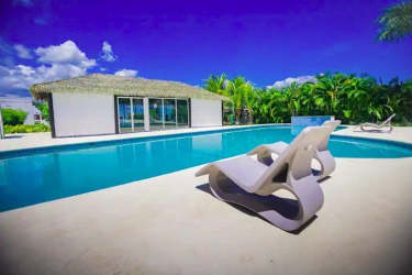 Beachside 3BR House in Gated Coronado Community