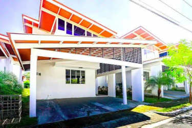 Bright bedroom with AC, large windows in Coronado beach community Panama