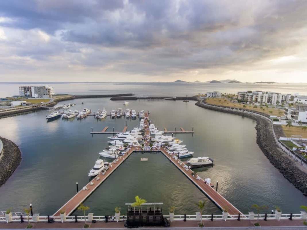 Large panoramic oceanfront plot with views of yacht marina and Panama skyline Ocean Reef Islands