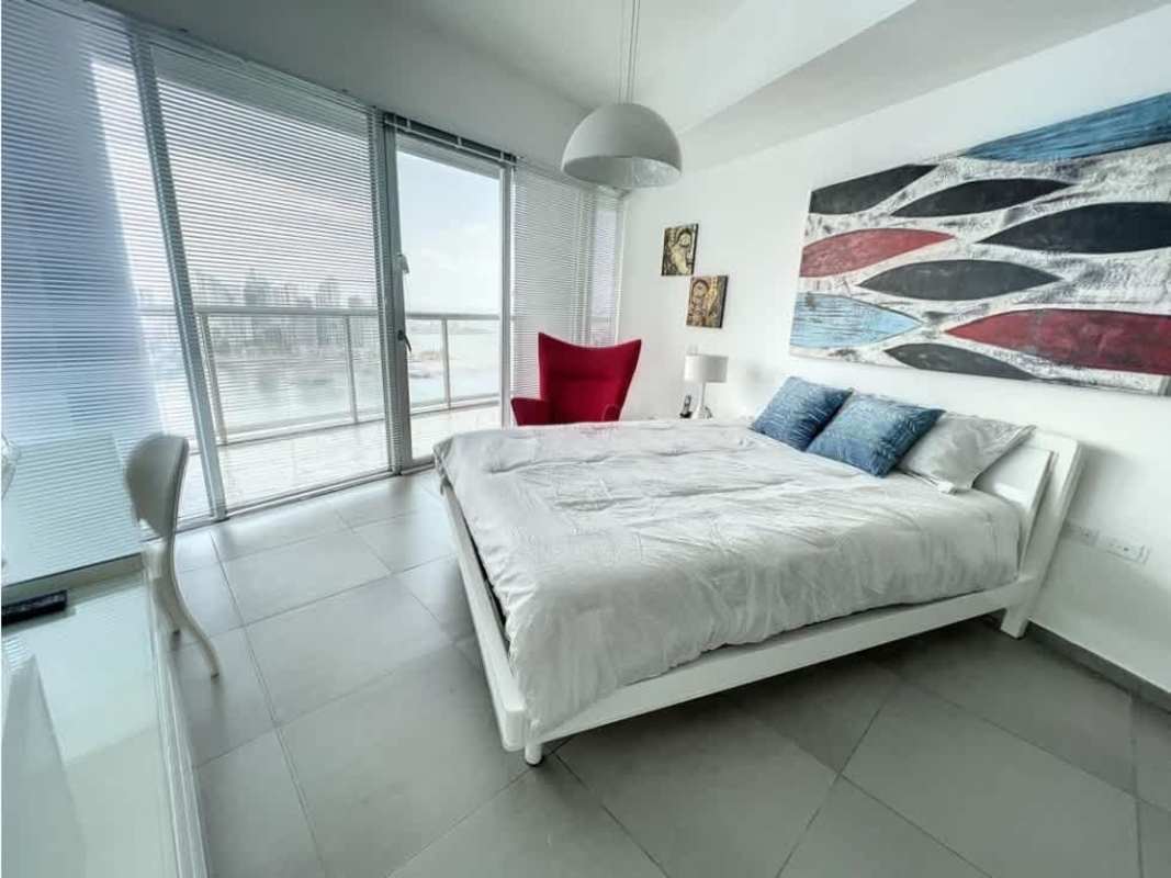 Luxurious master bedroom with ocean views and ensuite bath at PH Yacht Club Panama