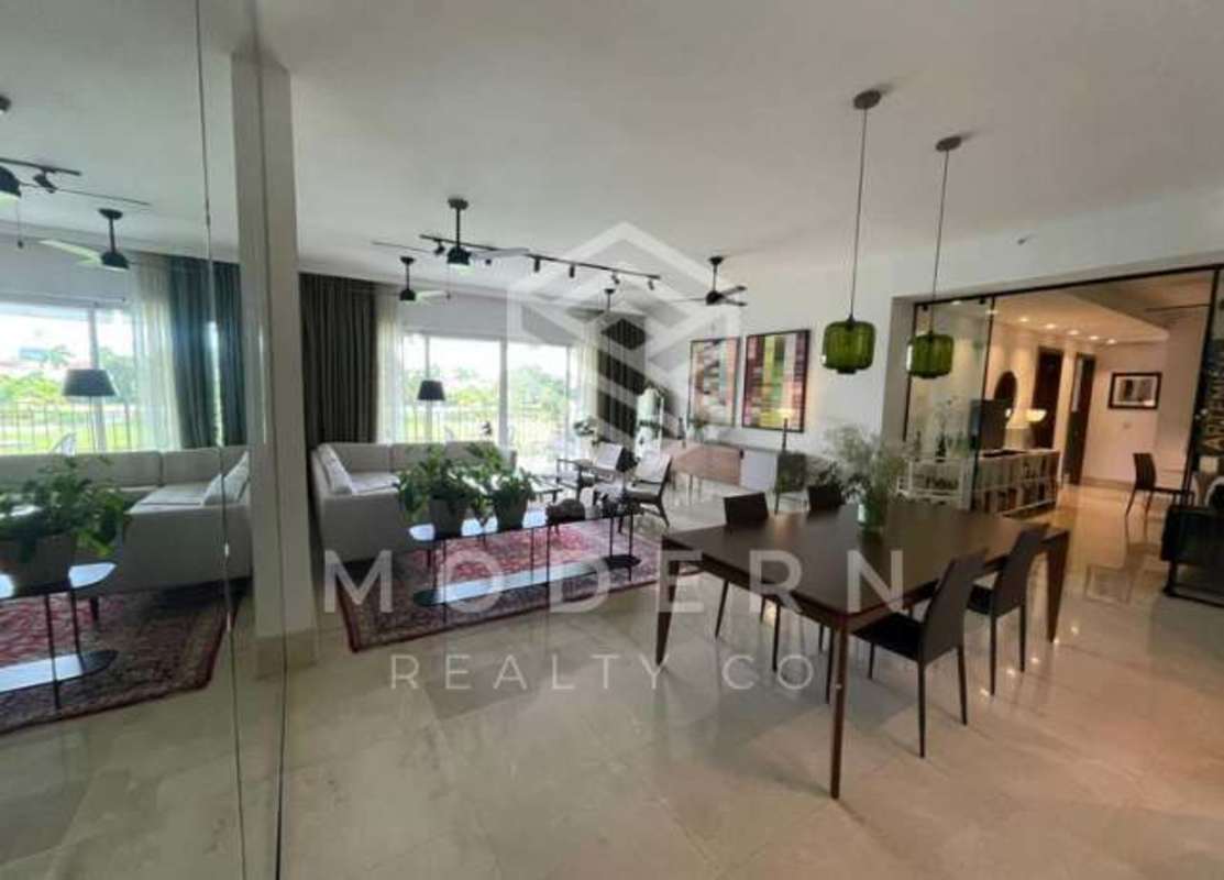Spacious dining area in luxury apartment PH Ocean House Santa María for sale Panama
