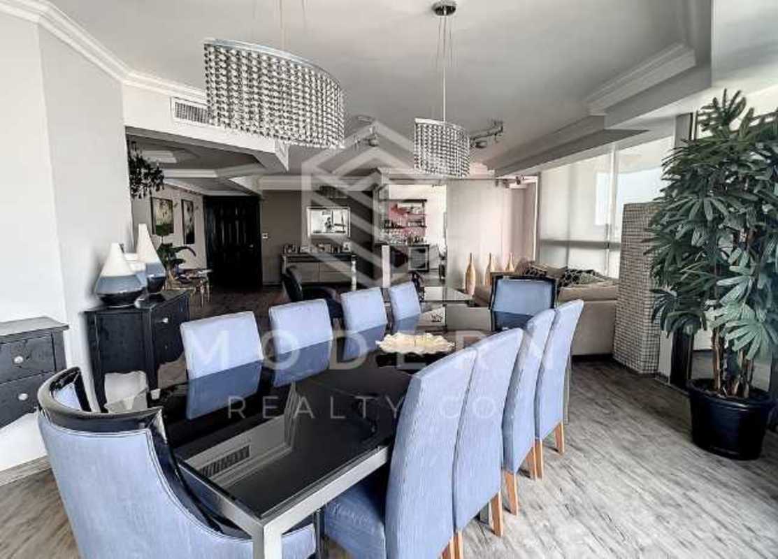 Bonus living area or den space in luxury condo PH Ocean Club Panama City