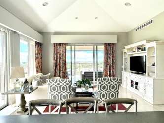 Bright bedroom ensuite with stunning views in Laguna penthouse Buenaventura Panama