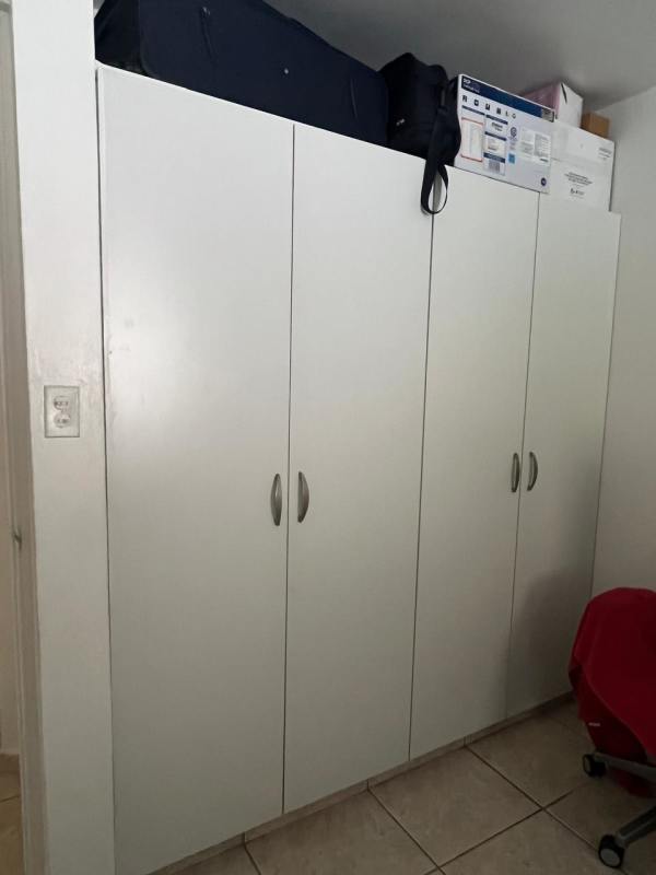 Bathroom with walk-in shower, modern ceramic, pedestal sink for sale Panama