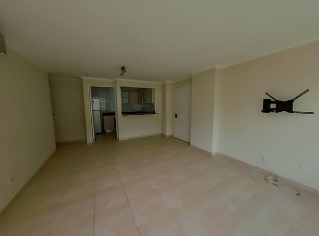 2BR Apartment in PH Elmare Edison Park with Pool